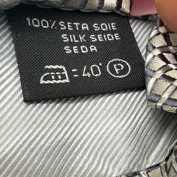 Ermenegildo Zegna Mens Tie Silver Geometric Tie 59.2” X 3.9” - Picture 4 of 4